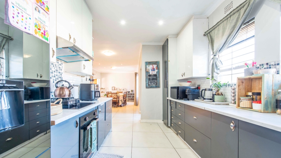 5 Bedroom Property for Sale in Bonny Brook Western Cape